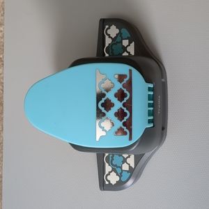 We R Memory Keepers 2 Edge Punch Trellis